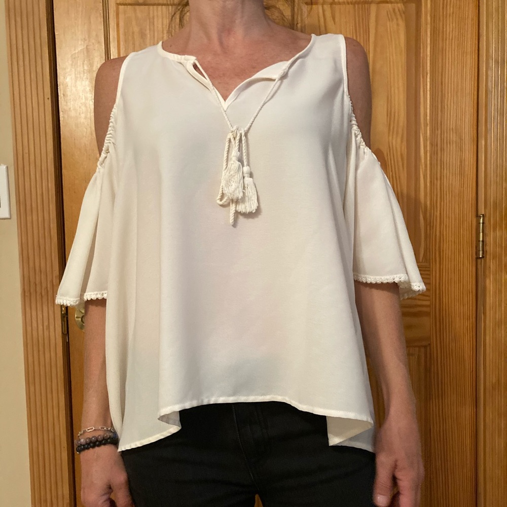 Guess Blouse ⚪️💫